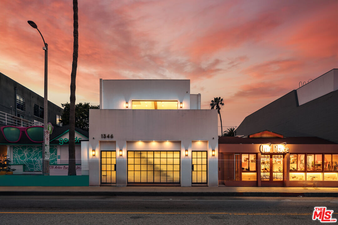 1346 Abbot Kinney Blvd in Los Angeles, CA - Building Photo