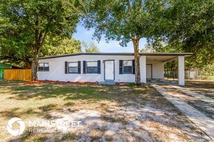 579 N Lake Ave in Apopka, FL - Building Photo