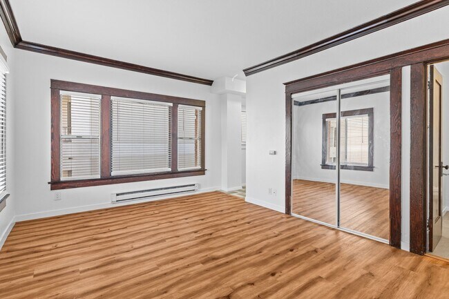 330 Cedar Ave, Unit 307 in Long Beach, CA - Building Photo - Building Photo
