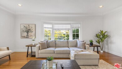 10575 Holman Ave in Los Angeles, CA - Building Photo - Building Photo