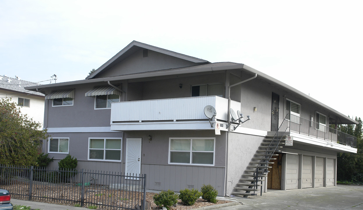 26588 Chisholm Ct in Hayward, CA - Foto de edificio