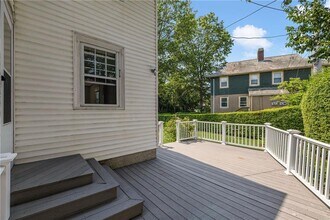 81 Old Fort Rd in Newport, RI - Building Photo - Building Photo