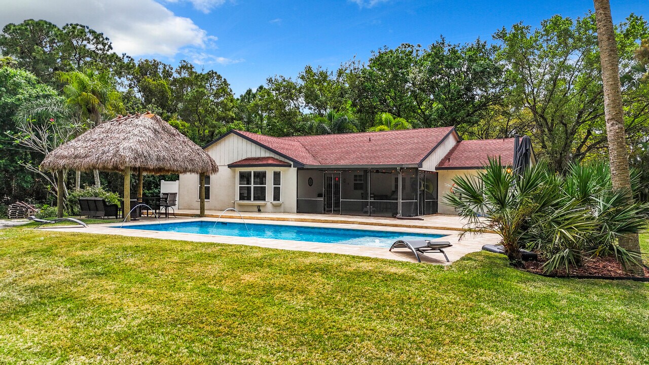 14691 60th St N in Westlake, FL - Building Photo