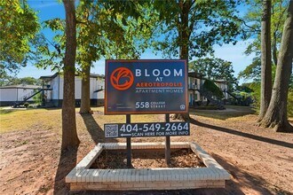 558 College St in Hapeville, GA - Building Photo - Building Photo