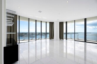 1100 S Flagler Dr in West Palm Beach, FL - Foto de edificio - Building Photo
