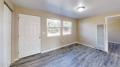 2405 E St Vrain St in Colorado Springs, CO - Foto de edificio - Building Photo