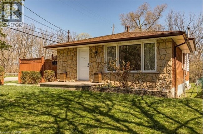 3 Veevers Dr in Hamilton, ON - Building Photo - Building Photo