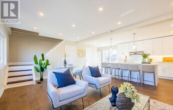 1326 Meredith Ave in Mississauga, ON - Building Photo - Building Photo