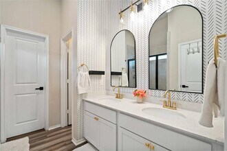 5042 Chestnut Orch Dr in Houston, TX - Building Photo - Building Photo