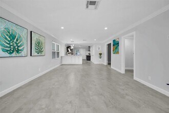 2610 W Holcombe Blvd in Houston, TX - Building Photo - Building Photo