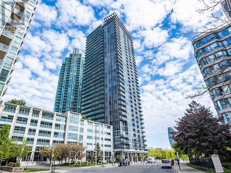 223-2223 Webb Dr in Mississauga, ON - Building Photo