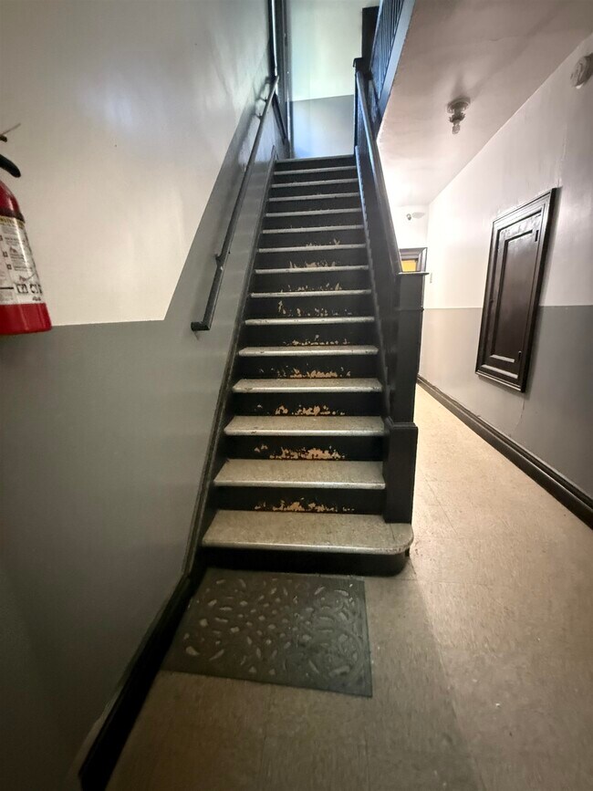 205 Duncan Ave in Jersey City, NJ - Foto de edificio - Building Photo