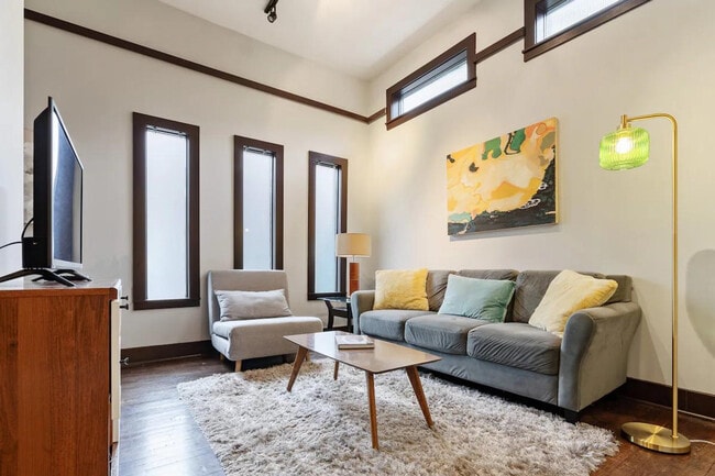 property at 1208 E Thomas St