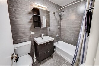 6301 N Sheridan Rd, Unit 7C in Chicago, IL - Building Photo - Building Photo