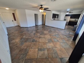 6105 E 43rd Pl in Yuma, AZ - Building Photo - Building Photo