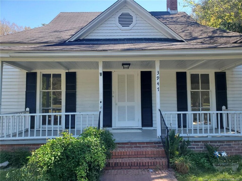 3947 Stone St in Hope Mills, NC - Building Photo