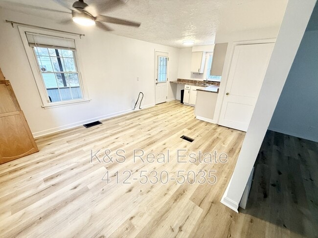 2125 Wesley St in McKeesport, PA - Foto de edificio - Building Photo