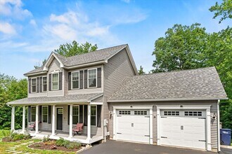 30 Daylily Ln in New Boston, NH - Building Photo - Building Photo