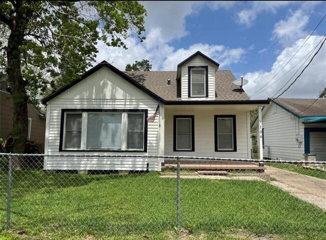 property at 7139 Linden St