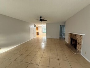 502 Hedgewood Dr in Georgetown, TX - Foto de edificio - Building Photo