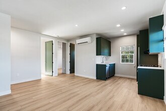 1429 Edgecliffe Dr, Unit 1429.5 in Los Angeles, CA - Building Photo - Building Photo