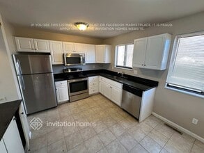 10491 Owens Cir in Westminster, CO - Foto de edificio - Building Photo