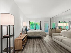 1060 Pennsylvania Ave, Unit 4 in Miami Beach, FL - Building Photo