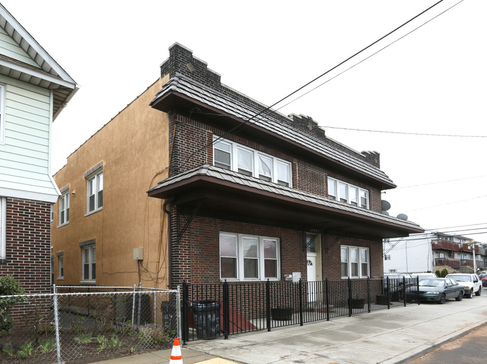 334-336 S 5th St in Elizabeth, NJ - Building Photo