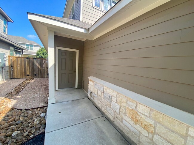 721 Milestone Pk in New Braunfels, TX - Building Photo - Building Photo