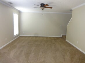 2440 Hampton Estates Dr SW in Marietta, GA - Foto de edificio - Building Photo