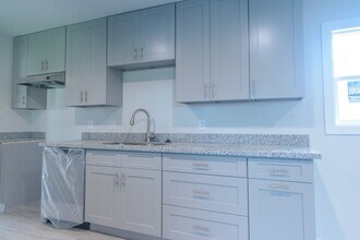 2102 Norman St in Pasadena, TX - Foto de edificio - Building Photo