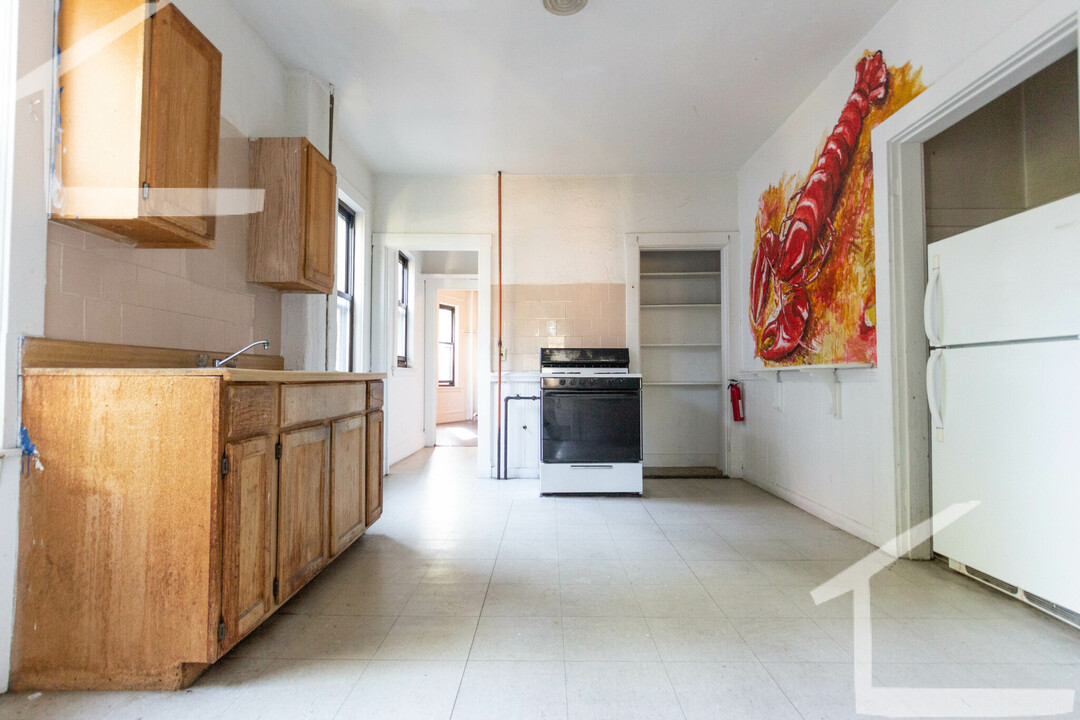 24 University Rd, Unit 1 in Brookline, MA - Building Photo