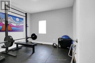 65 Pinhey St in Ottawa, ON - Building Photo - Building Photo
