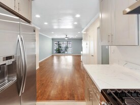 1023 Hayworth Ave in West Hollywood, CA - Building Photo