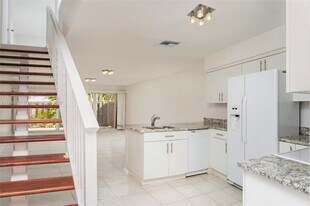 15389 S Dixie Hwy in Palmetto Bay, FL - Building Photo