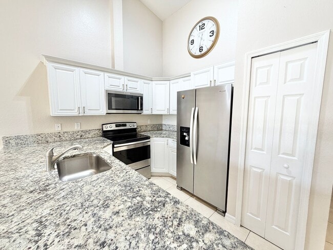 5220 28th Pl SW in Naples, FL - Building Photo - Building Photo