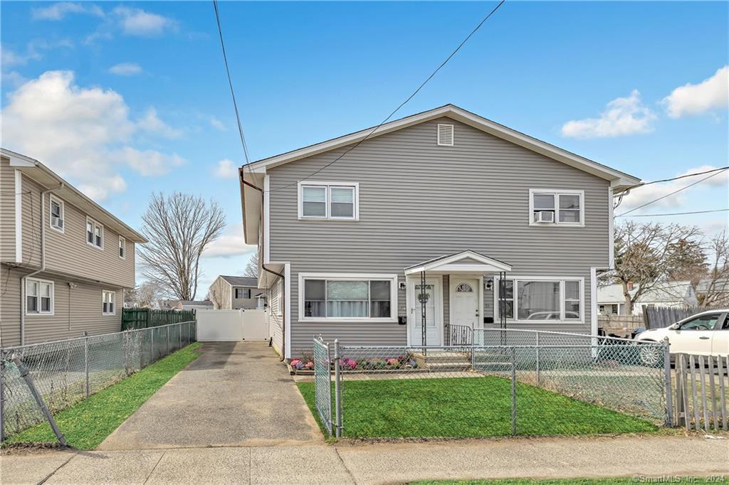 57 Woodend Rd in Stratford, CT - Foto de edificio