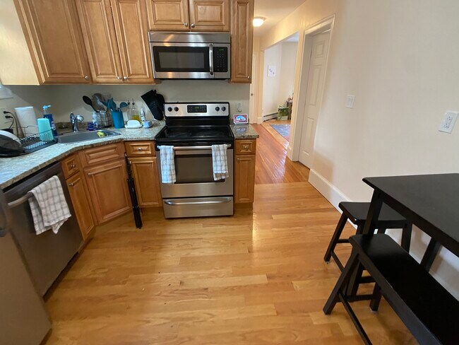 6 Nashua St, Unit 2 in Somerville, MA - Building Photo - Building Photo