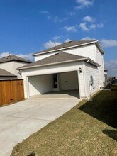 401 Stinchcomb Rd in Hutto, TX - Building Photo - Building Photo