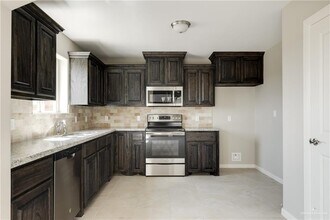 5900 Rocky Wy in McAllen, TX - Building Photo - Building Photo