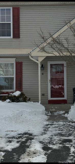 4 Marian Ct in Warwick, NY - Building Photo