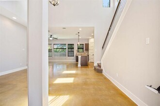 908 Freewater Ln in Austin, TX - Building Photo - Building Photo