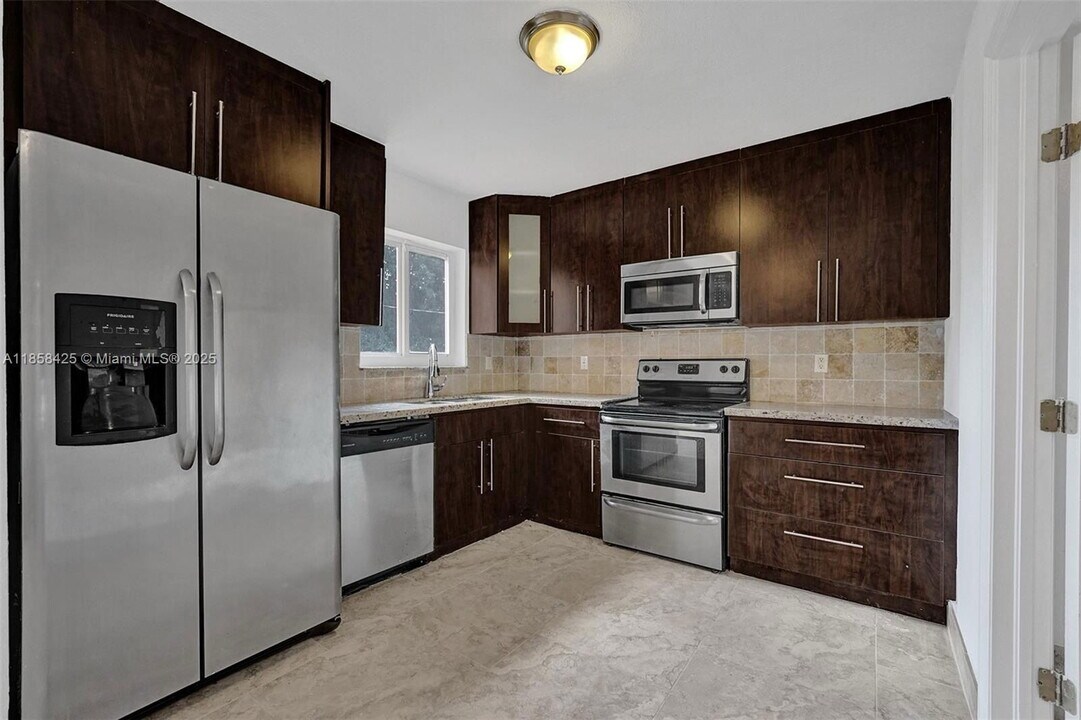 2906 Madison St in Hollywood, FL - Building Photo