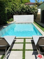 1636 Courtney Ave in Los Angeles, CA - Building Photo