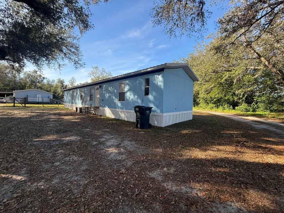 3807 Reverend Dar Dar Dr in Plant City, FL - Building Photo