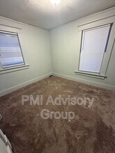 1323 SW Garfield Ave in Topeka, KS - Building Photo - Building Photo