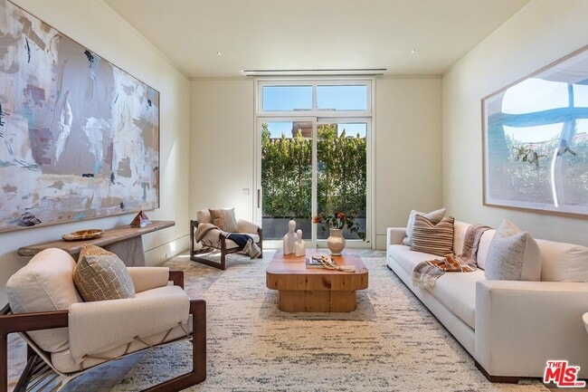 455 N Palm Dr in Beverly Hills, CA - Building Photo - Building Photo