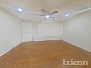 4832 Melrose Ln in Shawnee, KS - Building Photo - Building Photo