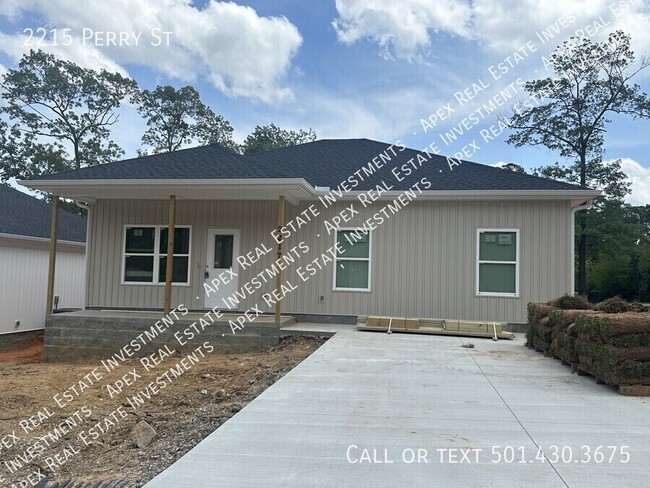 2215 Perry St in Little Rock, AR - Building Photo - Building Photo