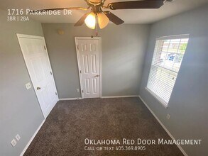 1716 Parkridge Dr in Norman, OK - Foto de edificio - Building Photo